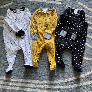 Gerber brand sleep and plays.